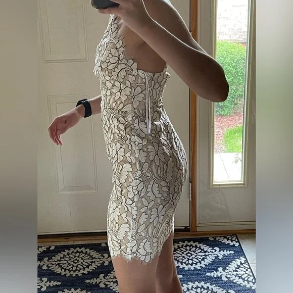 NWT Lulu’s Delicate Darling Beige & Ivory Lace Bodycon Halter Dress - Picture 2 of 10
